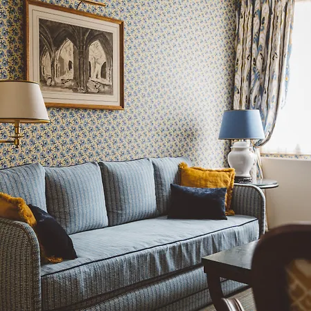 De L'abbaye Hotel 4*