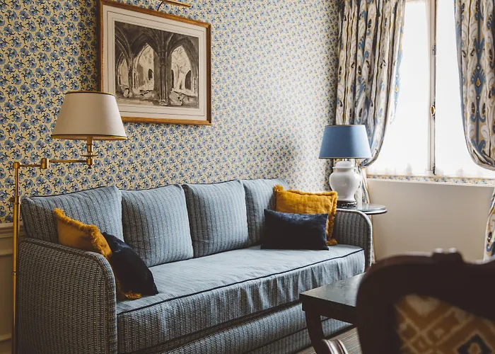 De L'abbaye 호텔 4*