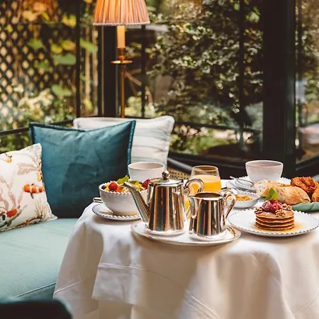 De L'abbaye Hotel 4*