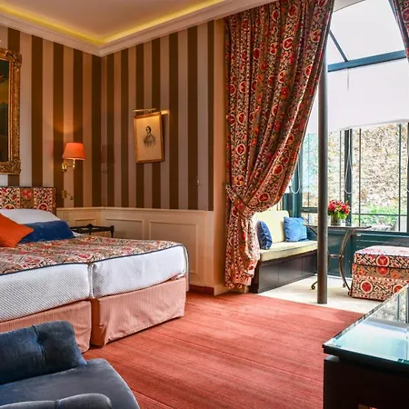 De L'abbaye Hotel 4*